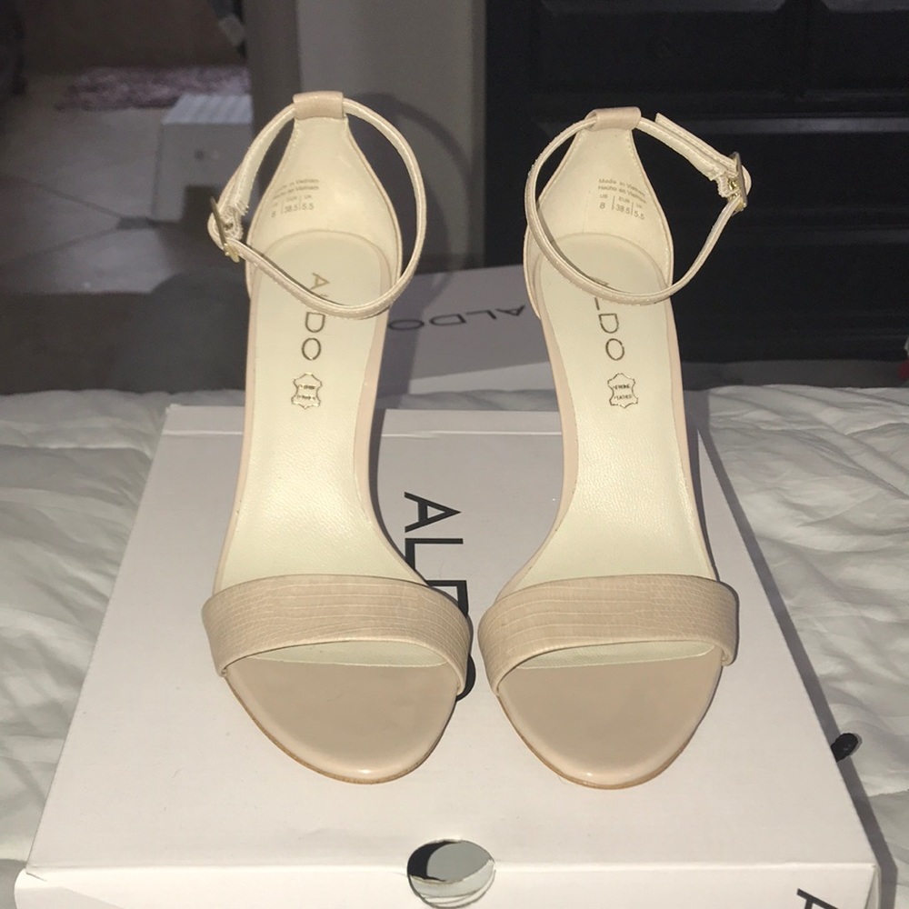 BRAND NEW ALDO IBENAMA heels!